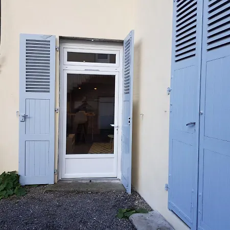 Roudadoux Apartment *